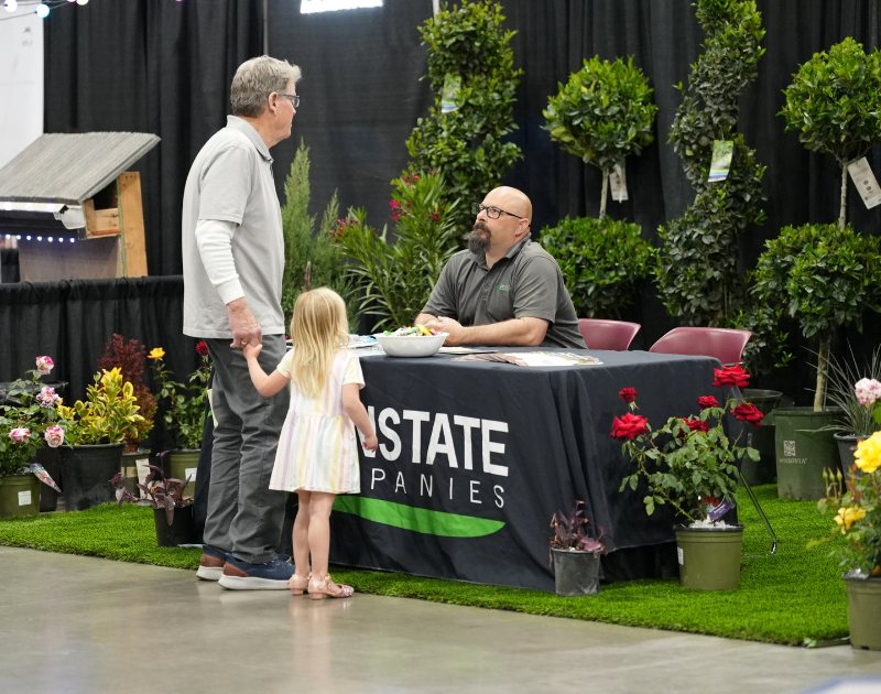 Homeowners and exhibitors at a Nationwide Expos home show, photo 1